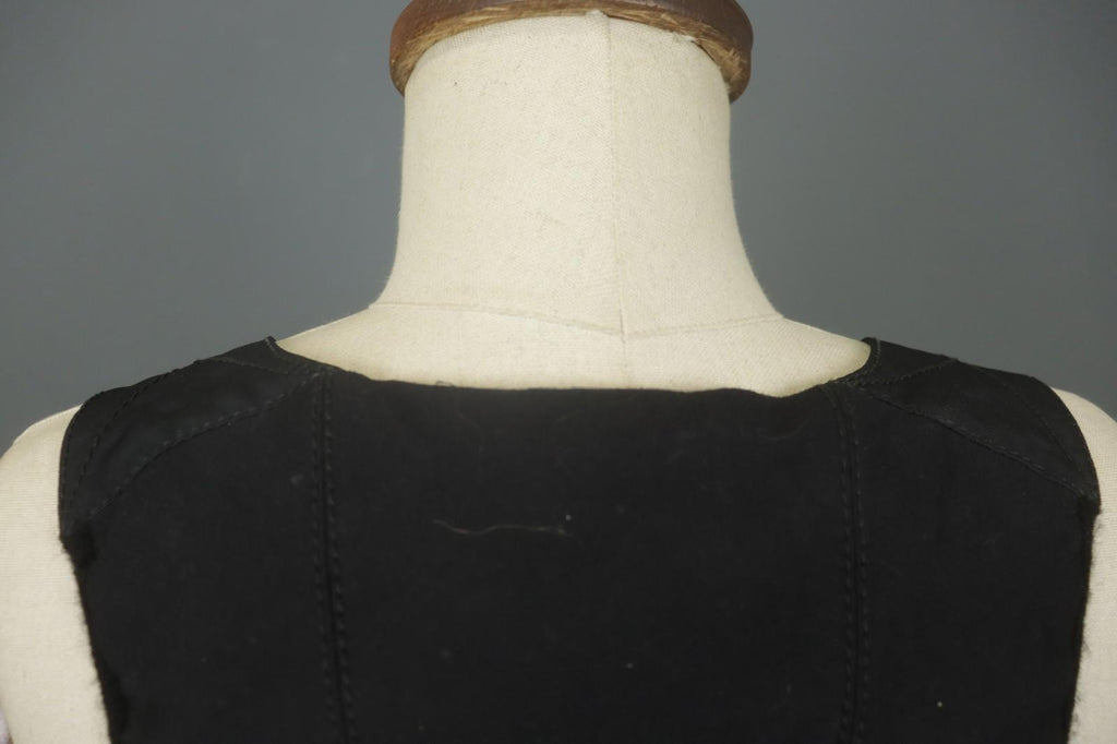 HIGH USE Black Cotton Sleeveless V-Neck Zipper Pockets Button Front Vest – Size 44