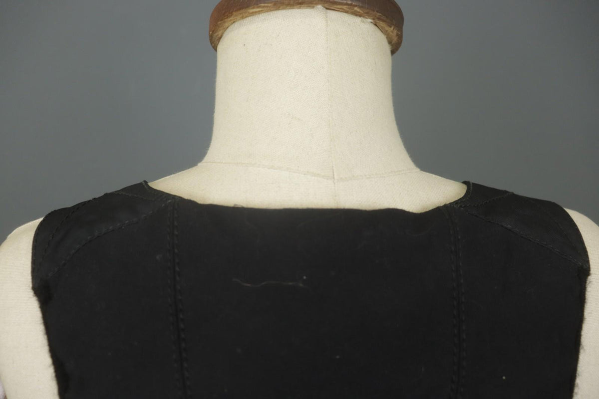 HIGH USE Black Cotton Sleeveless V-Neck Zipper Pockets Button Front Vest – Size 44
