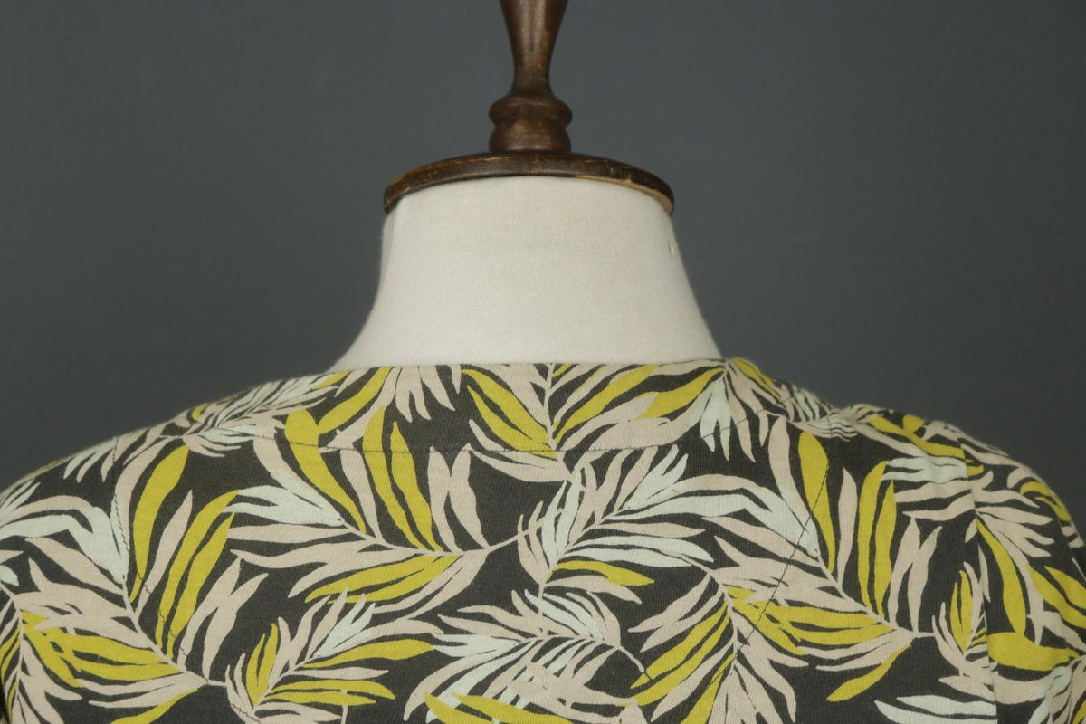 GUDRUN SJODEN Multicolor Leaf Print Split Neck Short Sleeve Shift Dress – Size M
