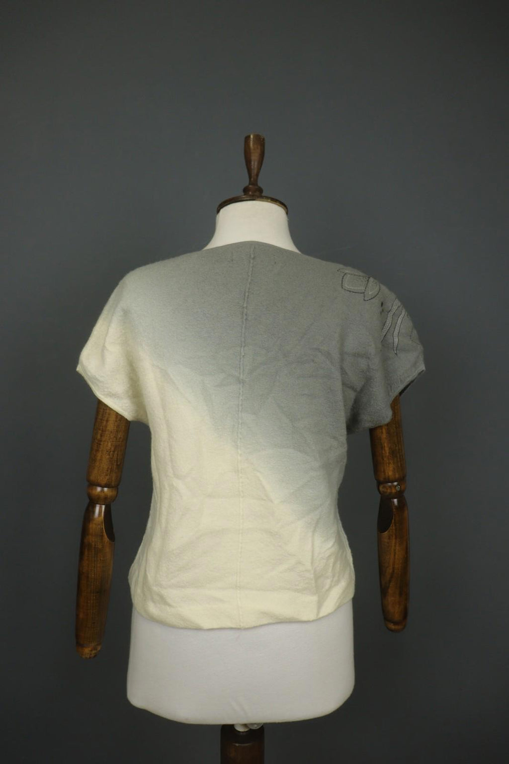 GUDRUN SJODEN Gray Ivory Embroidered Flower 100% Wool Casual Fleece Shirt – Size S