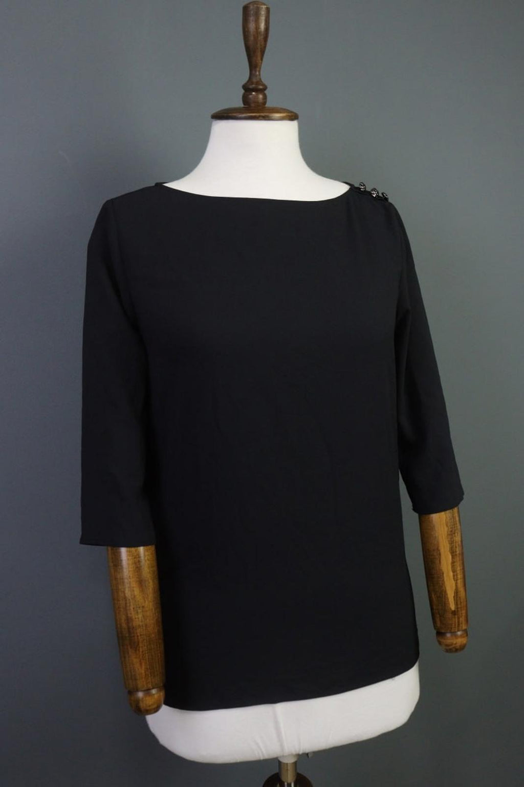 CHANEL Black Long Sleeve Button Side Slit Pullover Blouse Top – Size 34