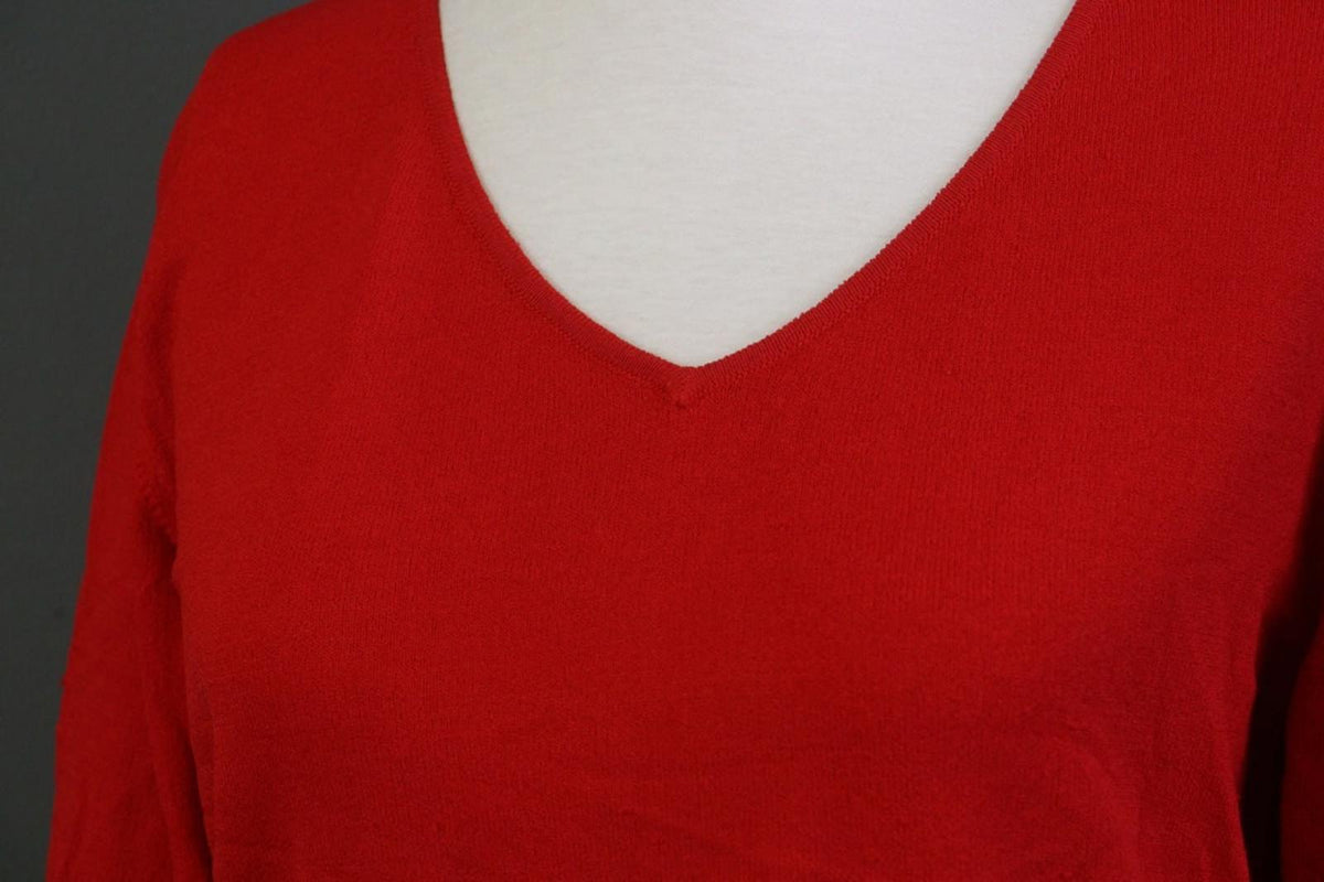 BURBERRY Red Viscose Knitted V-Neck Raglan Sleeve Pullover Sweater – Size 46