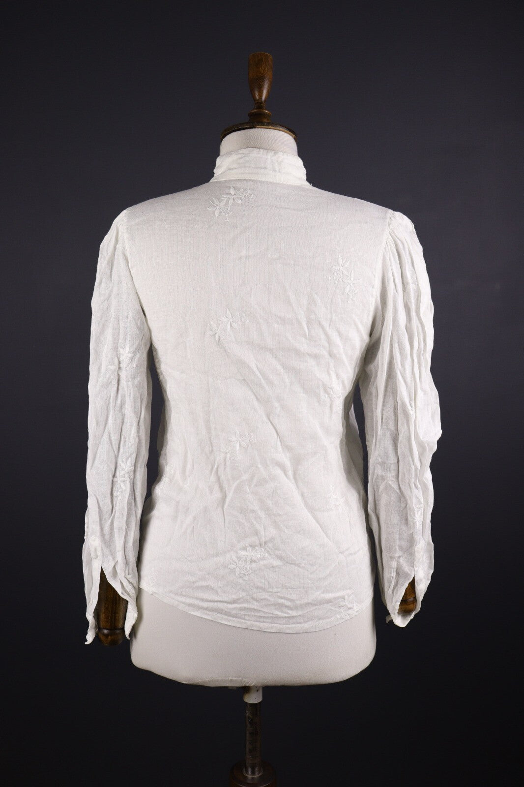 Escada Margareta Ley Vintage Linen Floral Embroidered Long Sleeve Blouse – Size 34
