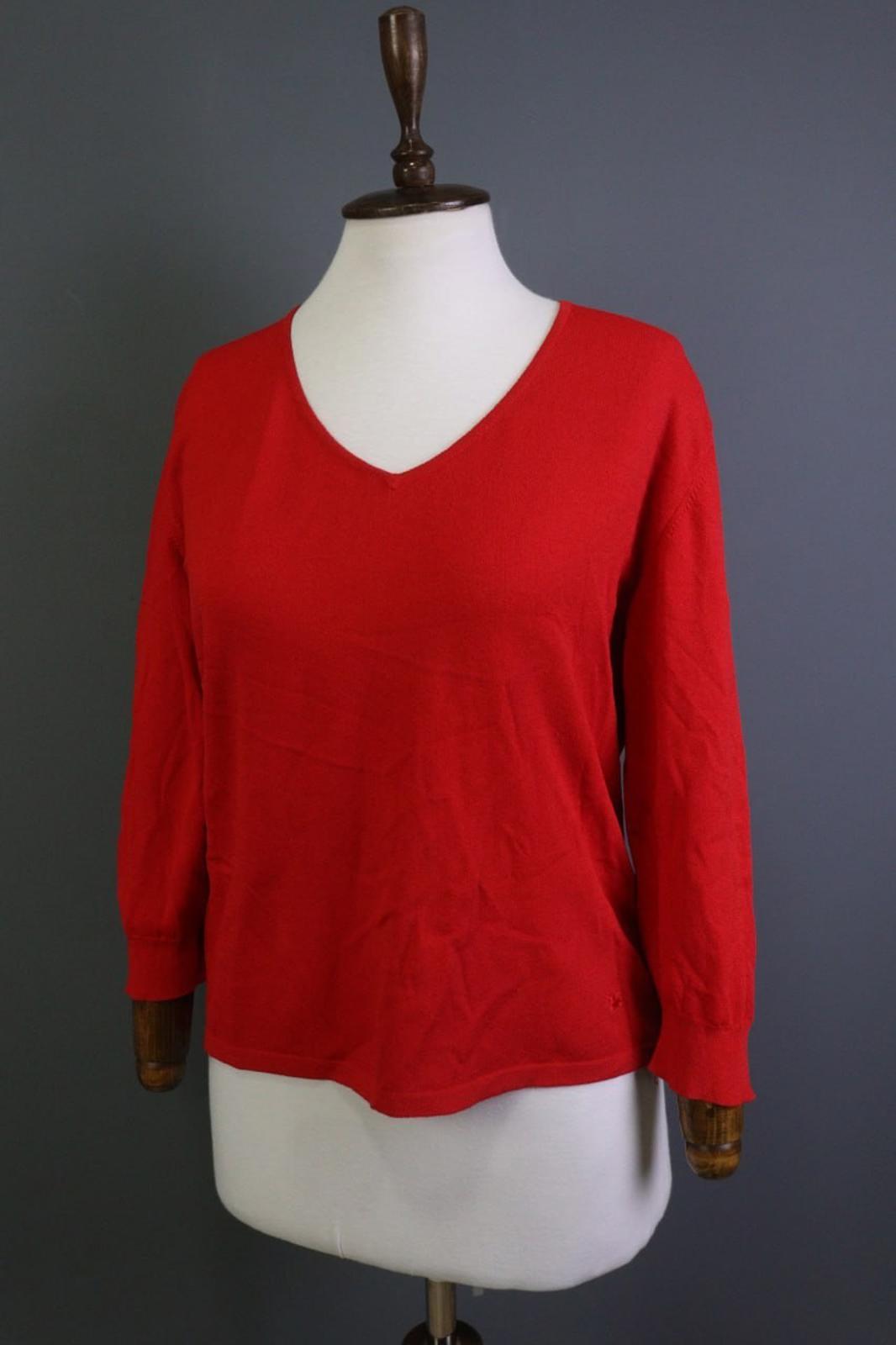 BURBERRY Red Viscose Knitted V-Neck Raglan Sleeve Pullover Sweater – Size 46