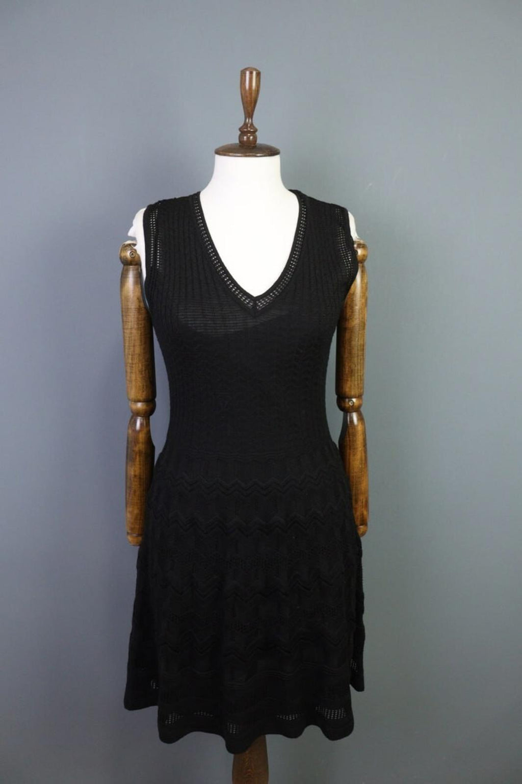MISSONI Black Long Sleeve V-Neck A-Line Bodycon Dress – Size 44