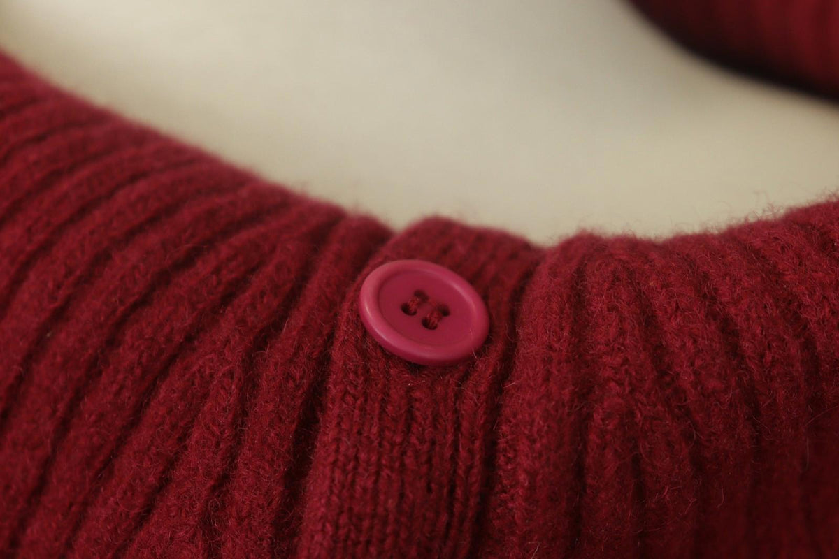 GUDRUN SJODEN Red Knitted Embroidered Raglan Sleeve Mock Neck Sweater – Size M
