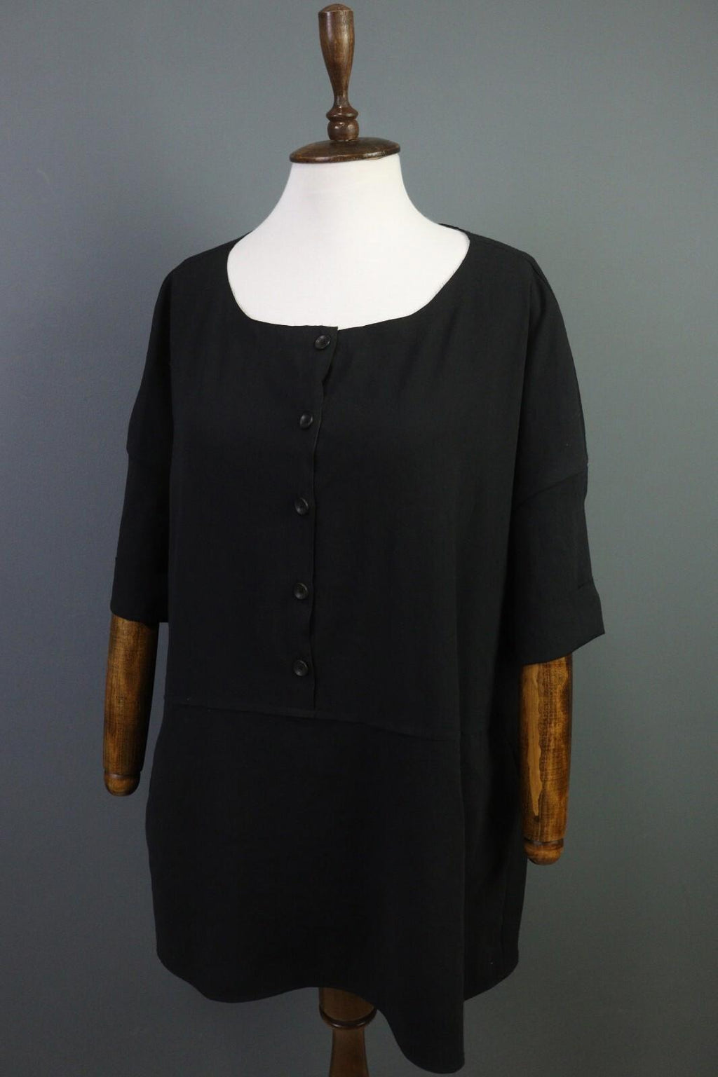 OSKA Black Short Sleeve Button Scoop Neck A-Line Blouson Dress – Size 3