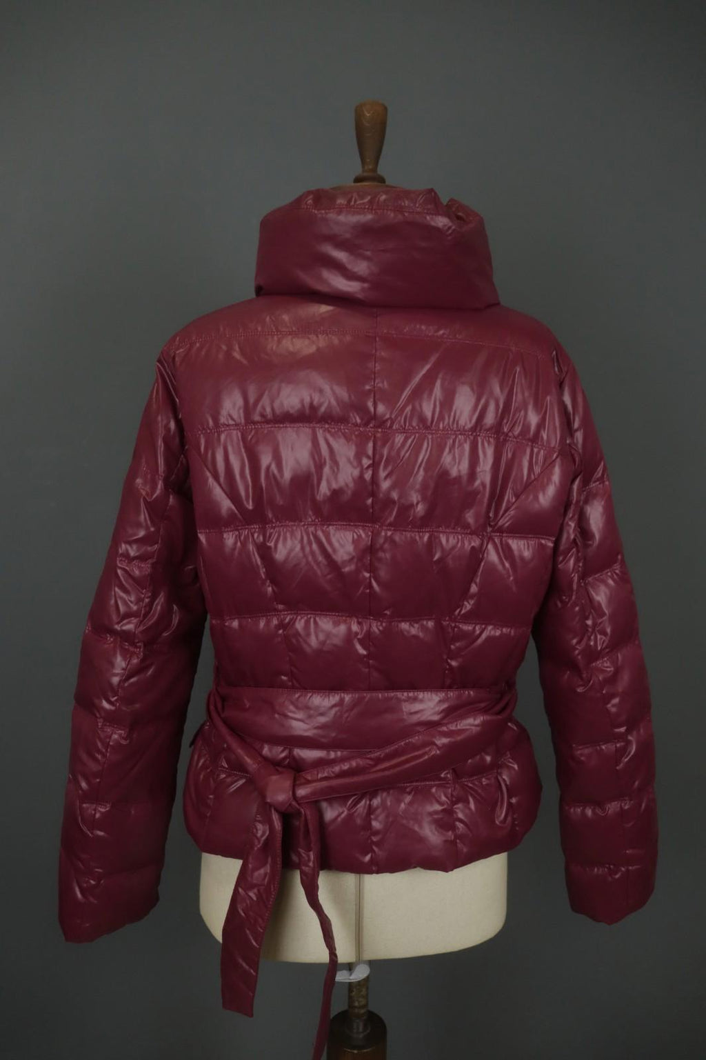 WEEKEND MAX MARA Red Long Sleeve Mock Neck Snap Inside Zip Puffer Jacket – Size 44