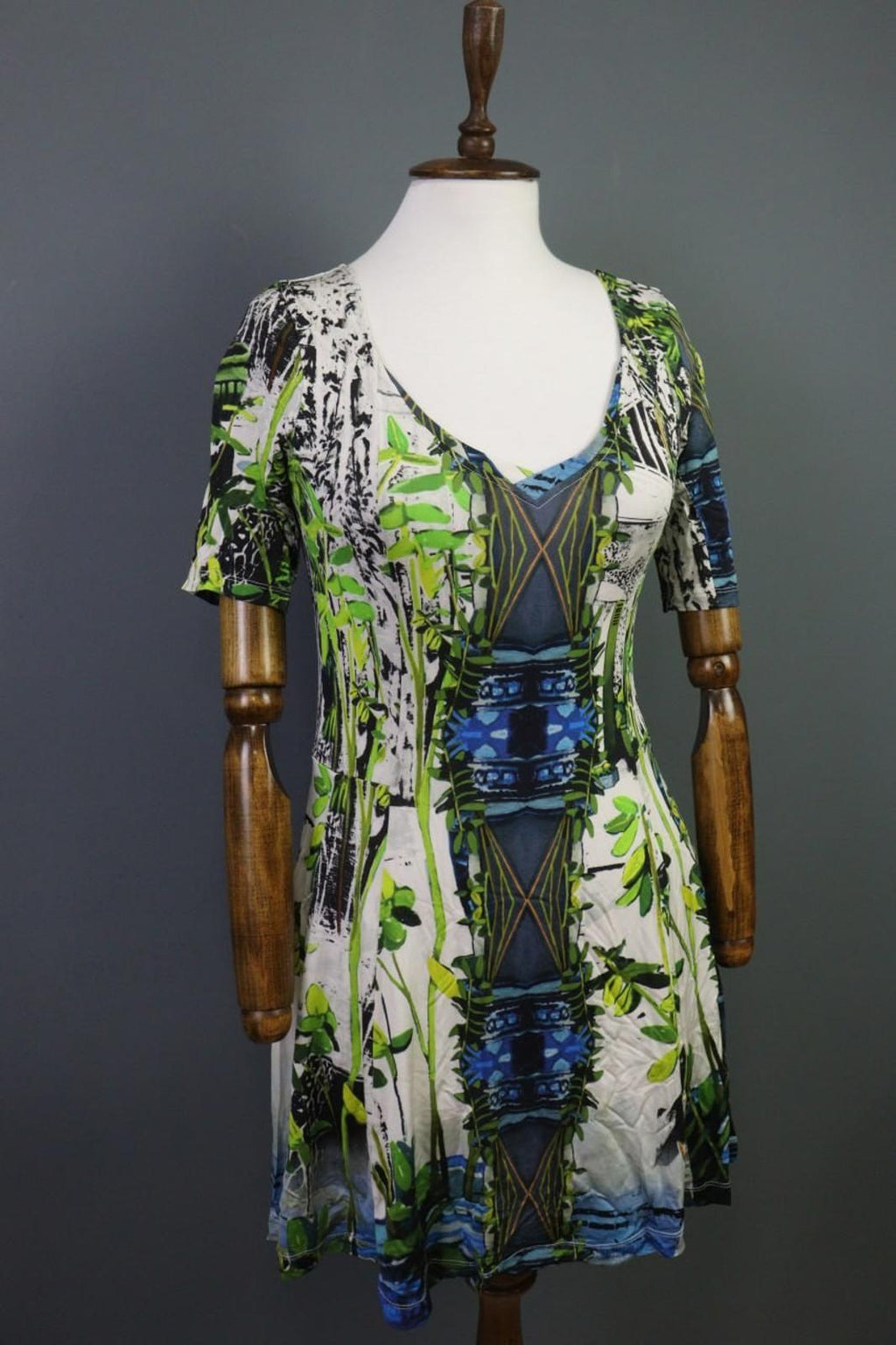 AVENTURES DES TOILES Multi Printed V-Neck Short Sleeve Sheath Dress – Size 36