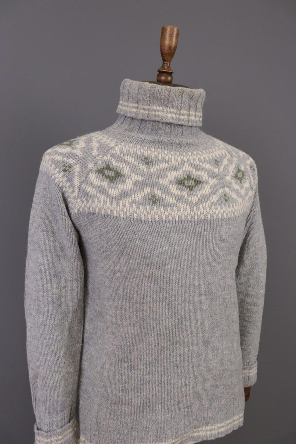 DEVOLD Gray Vintage Fair Isle Turtle Neck Wool Knit Ski Sweater – Size M