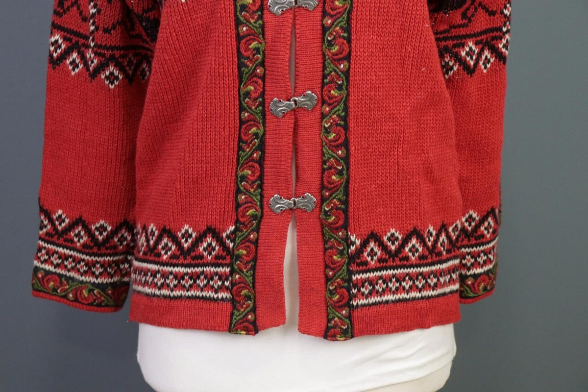 NORDSTRIKK Red Wool Fair Isle Snowflakes Clasp Knit Ski Sweater – Size S