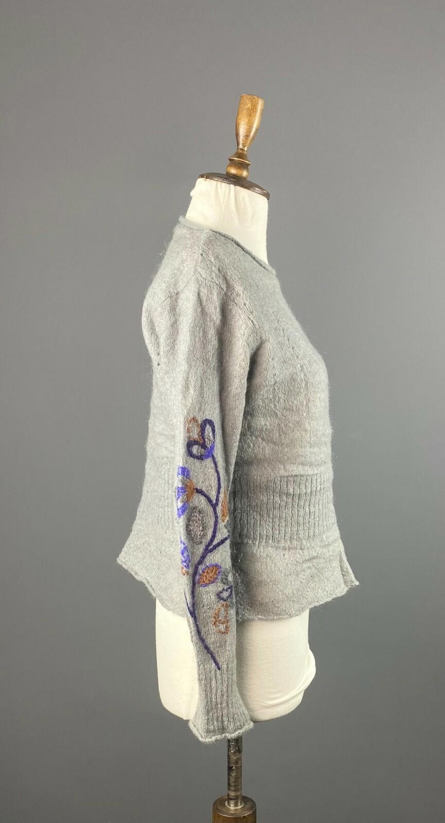 GUDRUN SJODEN Gray Mohair Wool Embroidered Floral Knited Sweater – Size M
