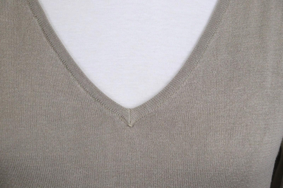 OSKA Gray Long Sleeve V-Neck Stretch Lightweight Top Blouse – Size 2