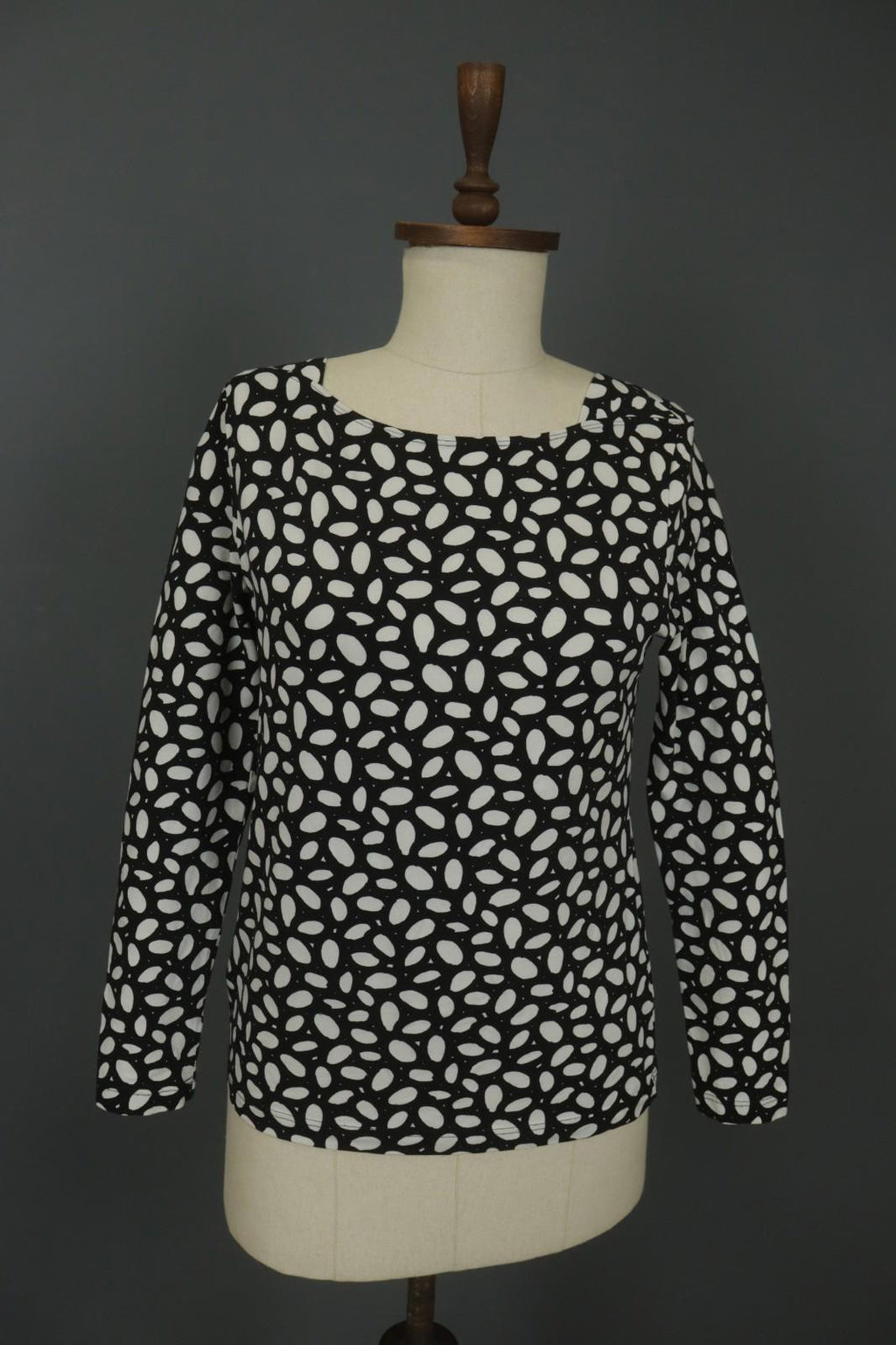 MARIMEKKO CERO White & Black Polka Dot Round Neck Long Sleeve Blouse Top – Size M