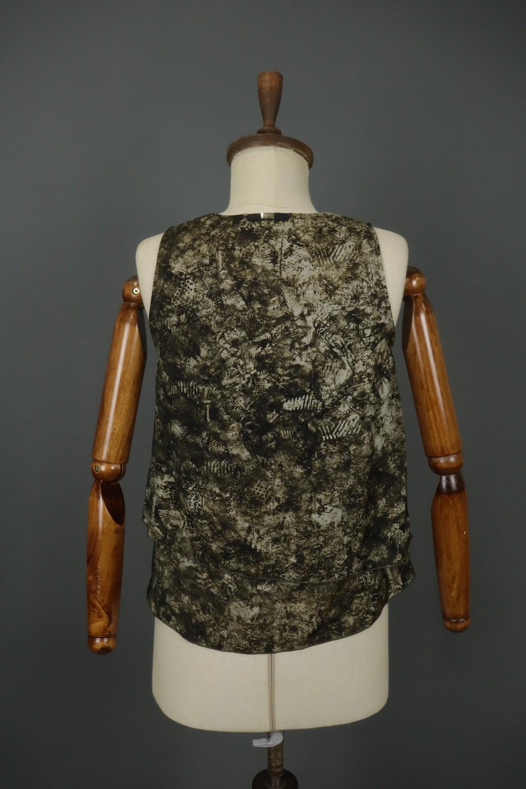 HIGH Toch Multi V-Neck Sleeveless Regular Fit Casual Pullover Tank Top – Size 38