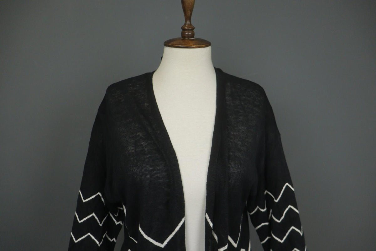 GUDRUN SJODEN Black White Chevron Print Knitted Casual Open Front Cardigan Sz M