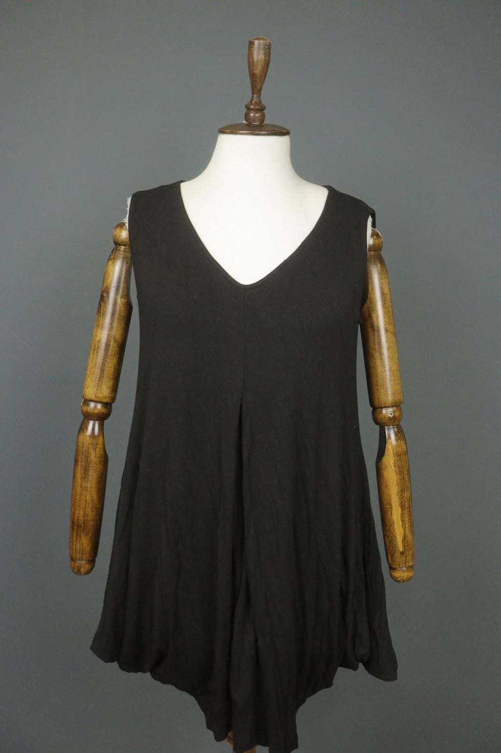 MARIMEKKO Black Viscose Pleated Lagenlook Sleeveless V-Neck Tank Dress – Size S