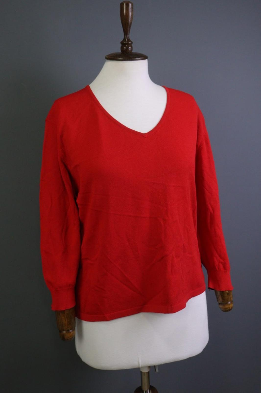 BURBERRY Red Viscose Knitted V-Neck Raglan Sleeve Pullover Sweater – Size 46