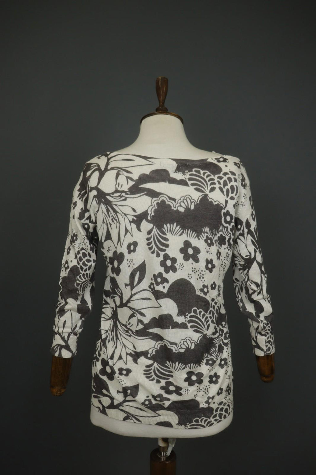 ST-MARTIN'S Black White Floral Knitted Raglan Sleeve Button Front Sweater – Size M