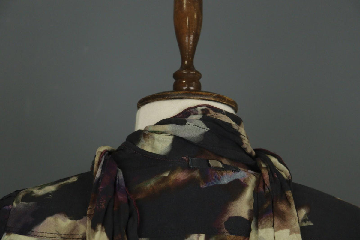 HIGH USE Multicolor Geo Print 100%Viscose Keyhole Button Front Blouse Top Sz 38
