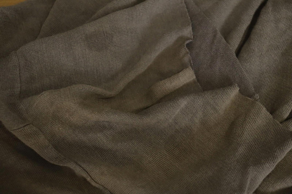 Maison Margiela Gray Relaxed V-Neck Half Sleeve Pullover T-Shirt – Size M / L