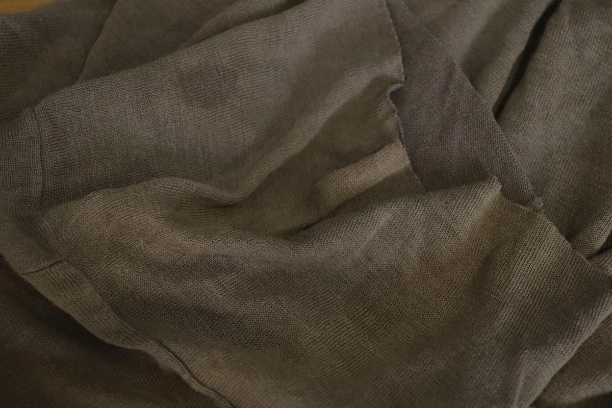 Maison Margiela Gray Relaxed V-Neck Half Sleeve Pullover T-Shirt – Size M / L