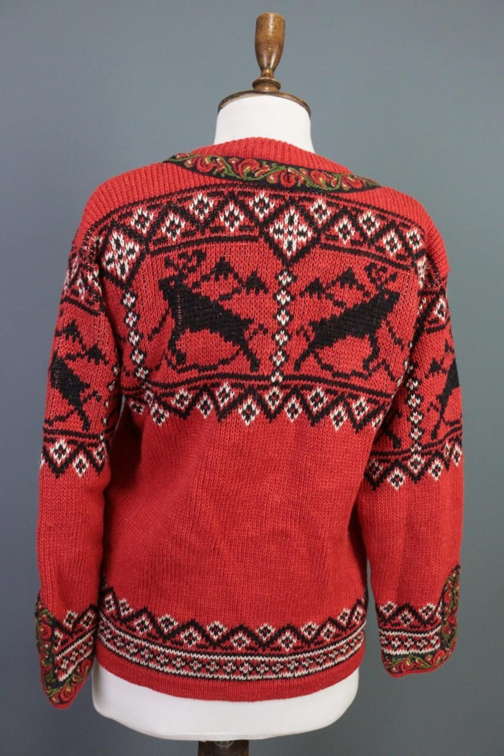 NORDSTRIKK Red Wool Fair Isle Snowflakes Clasp Knit Ski Sweater – Size S