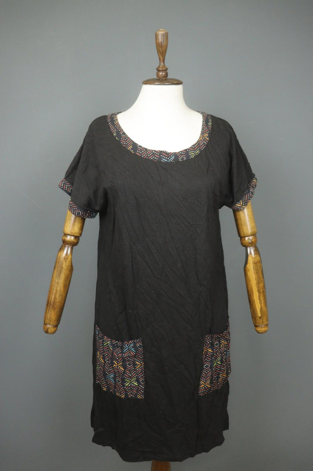 GUDRUN SJODEN Black Lyocell Patch Pocket Round Neck Pullover Shift Dress – Size M