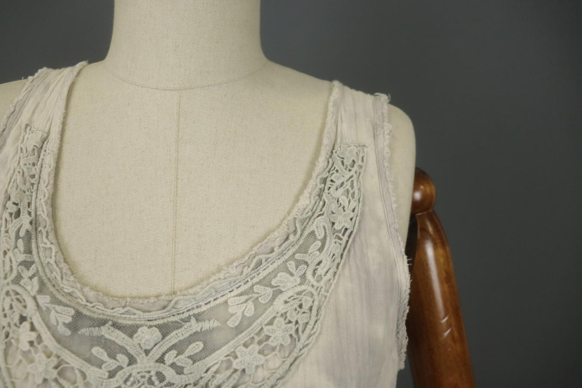 EWA I WALLA White 100% Cotton Lace Front Sleeveless Round Neck Tank Top – Size M
