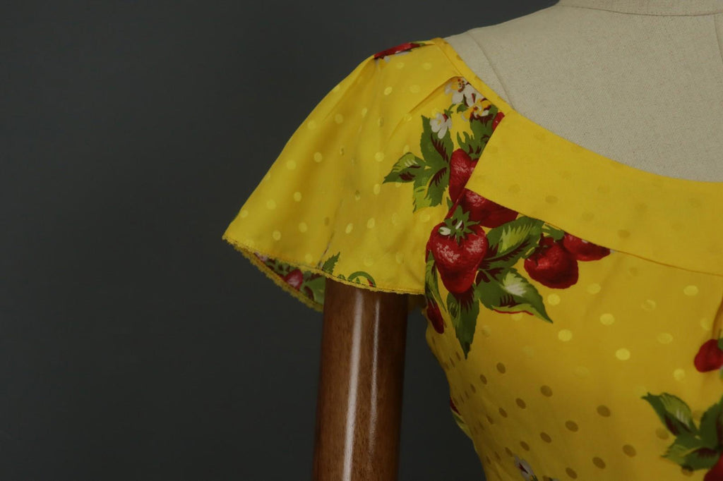 Juicy Couture Yellow Floral Short Sleeve Back Buttons Fit & Flare Dress – Size 6