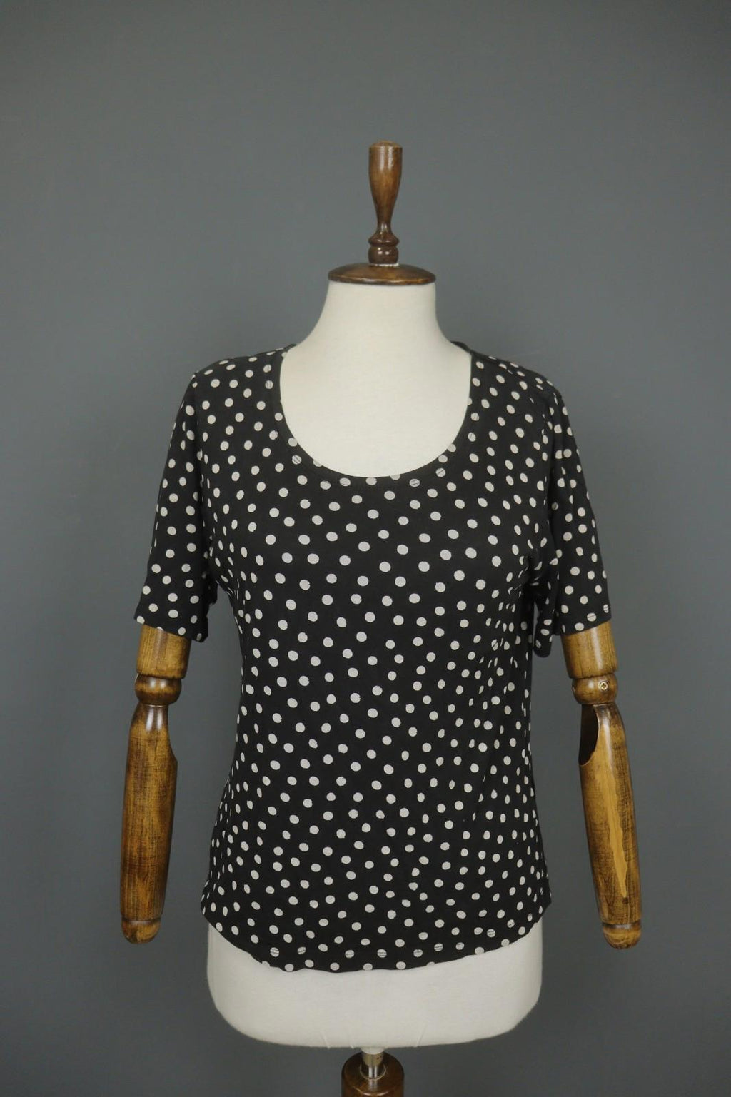 GUDRUN SJODEN Black White Polka Dot Casual Short Sleeve Pullover Knit Top – Size M