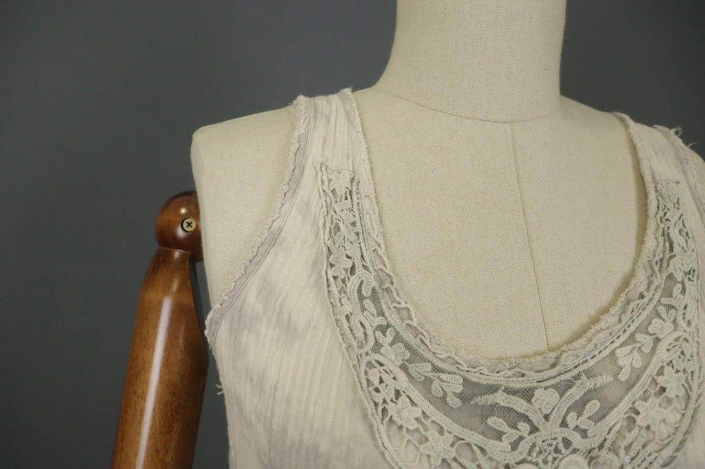 EWA I WALLA White 100% Cotton Lace Front Sleeveless Round Neck Tank Top – Size M