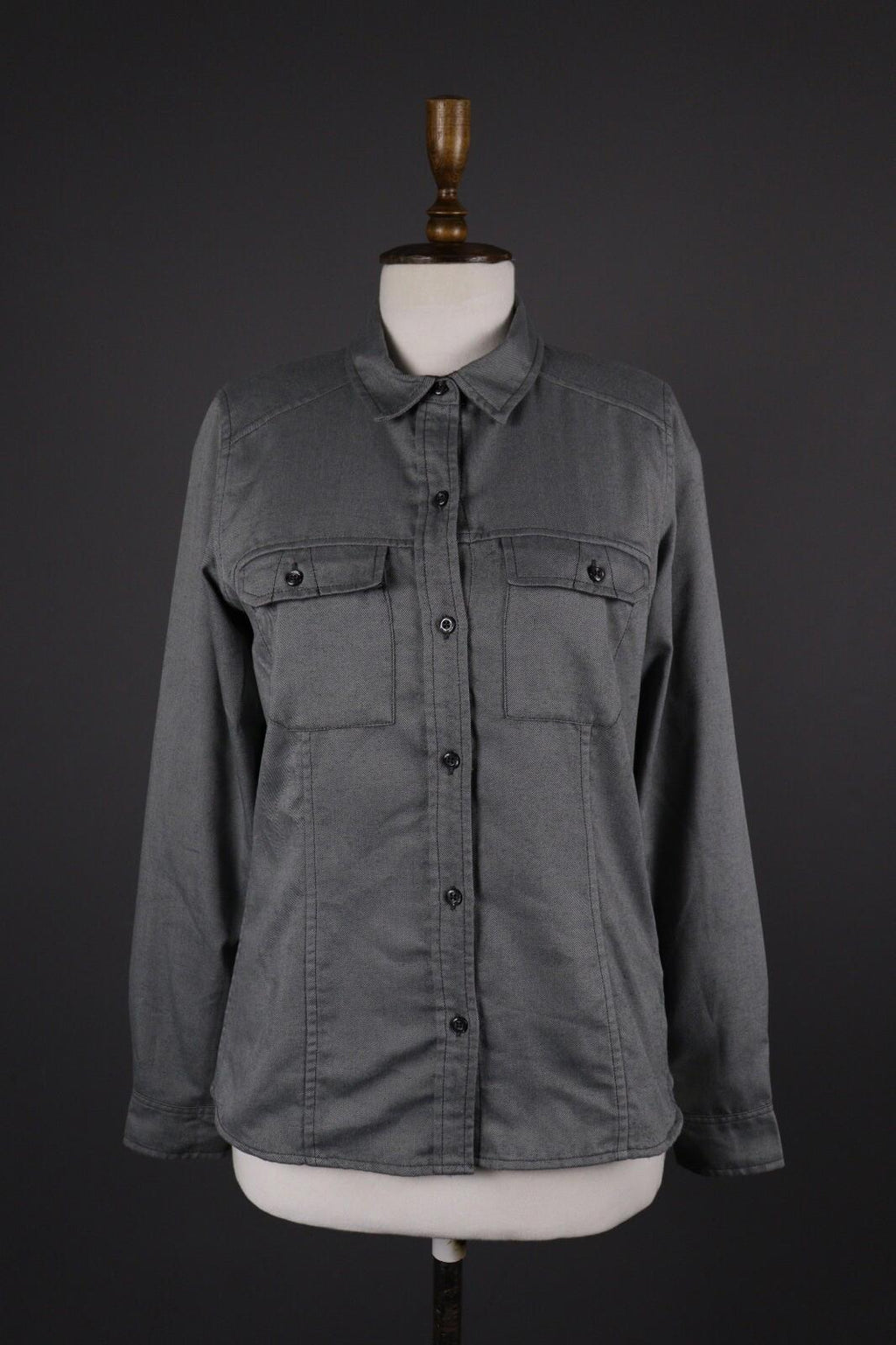 ARCTERYX Relaxed Fit Gray Long Sleeve Button Hiking Shirt – Size M