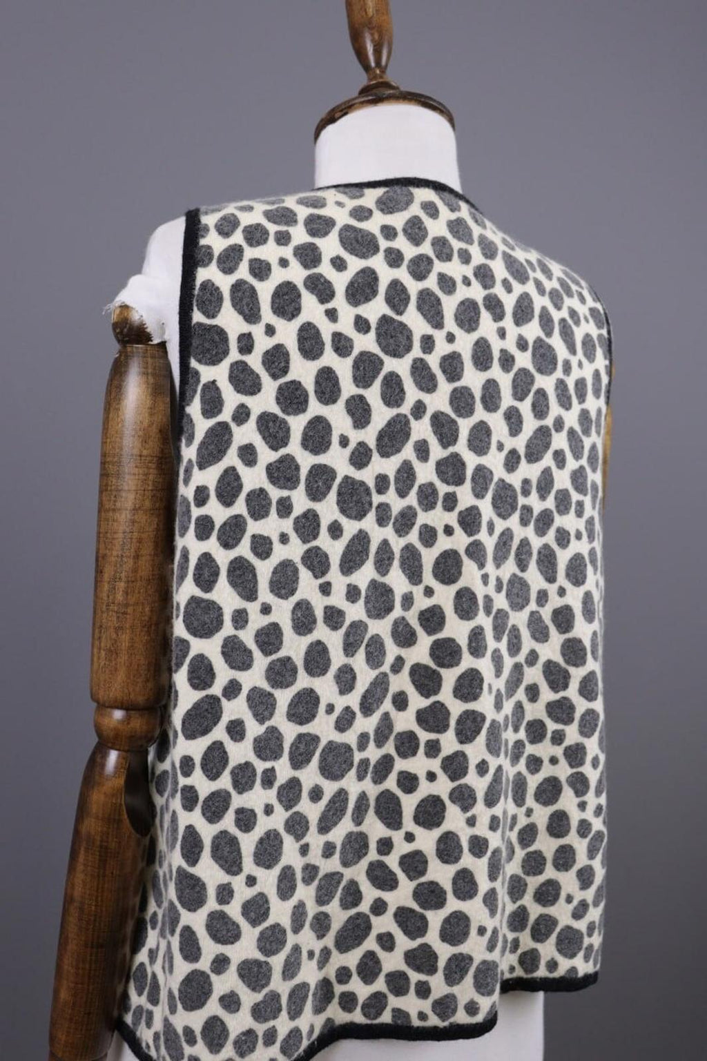 GUDRUN SJODEN Beige Leopard Print Wool Knit Vest Cardigan – Size L