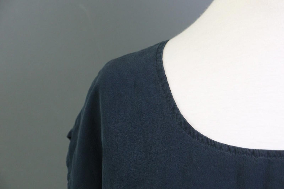 GRIZAS Blue Silk Stretch Scoop Neck Short Sleeve Pullover Blouse Top – Size M
