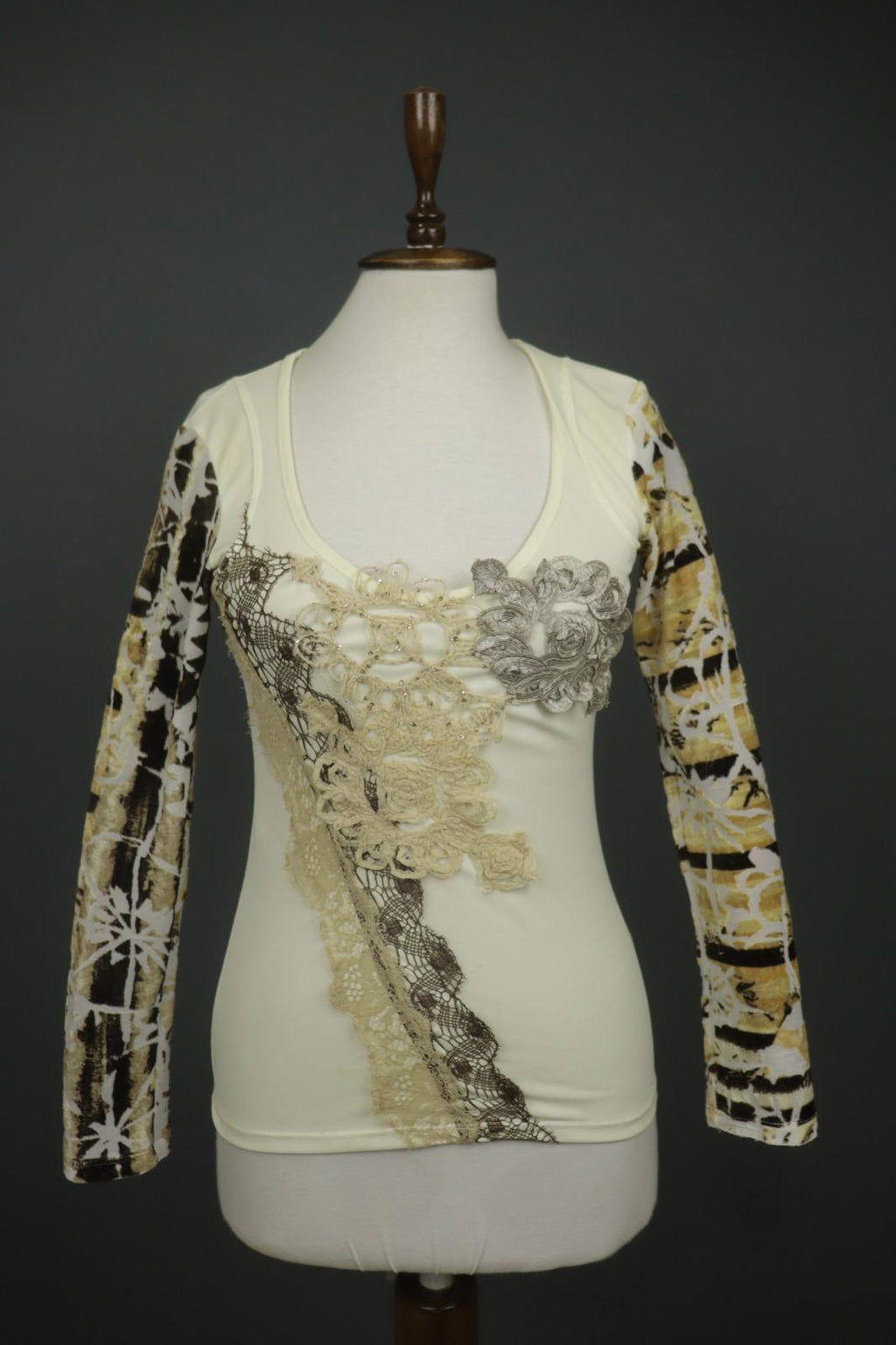 SAVE THE QUEEN Multi Lace Detail Slim Fit Scoop Neck Pullover Blouse Top – Size S