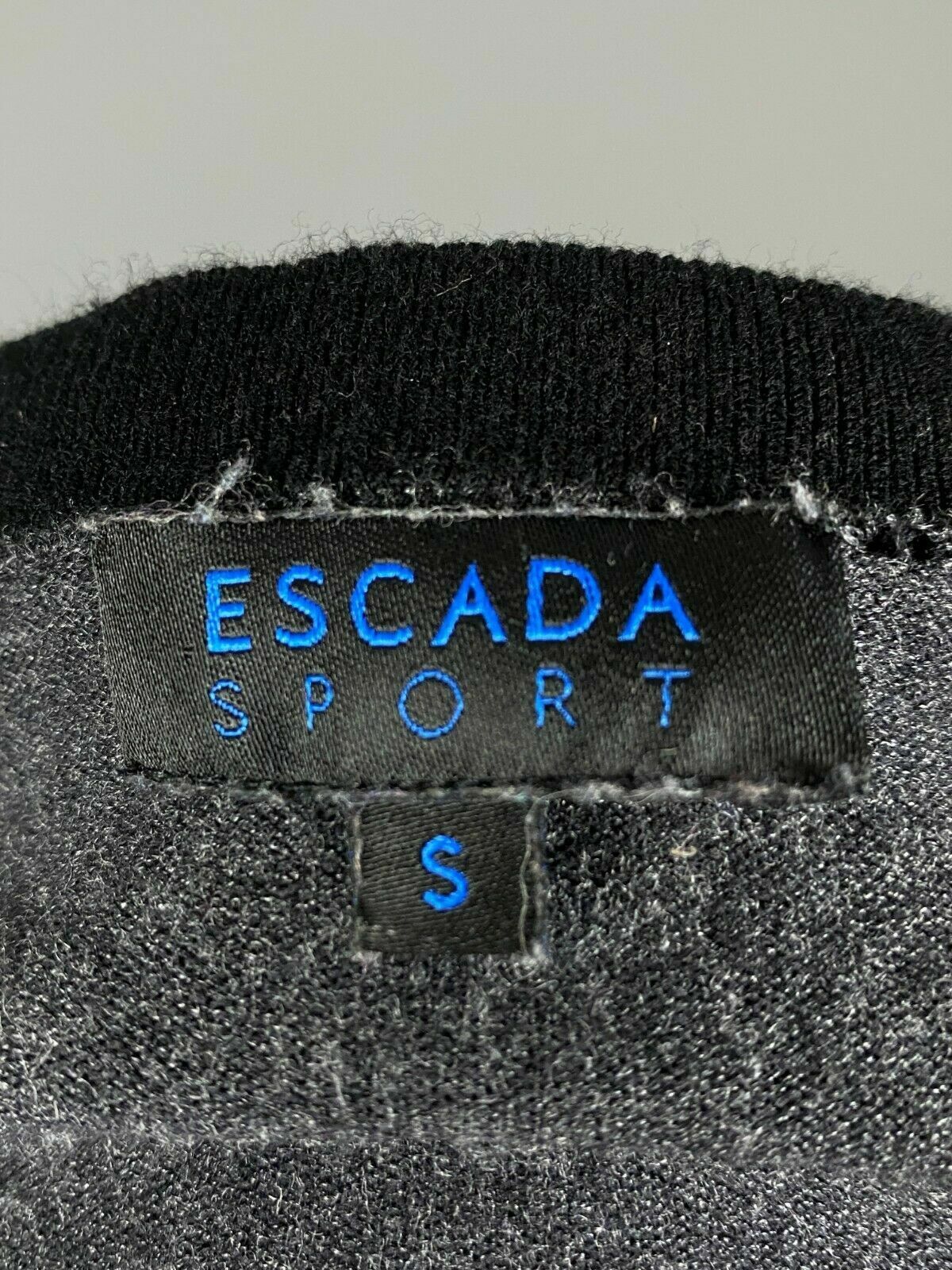 Escada Sport Gray Stretch V-Neck Pullover Jumper Sweater – Size S