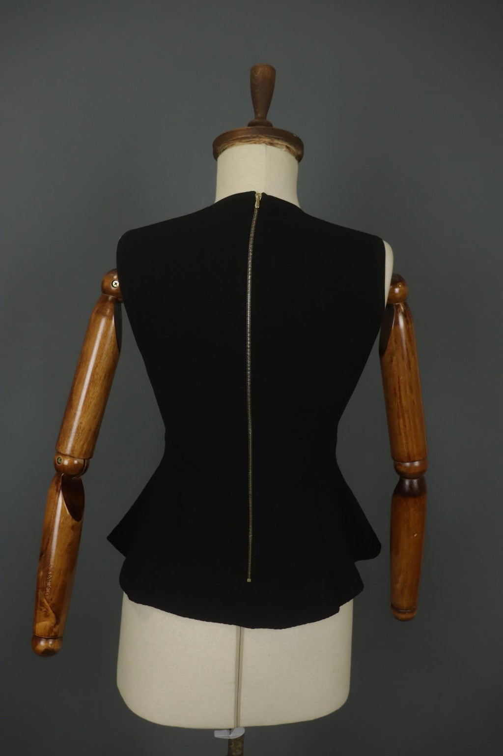 Sandro Black Sleeveless Regular Fit Crew Neck Back Zipper Blouse Top – Size 1