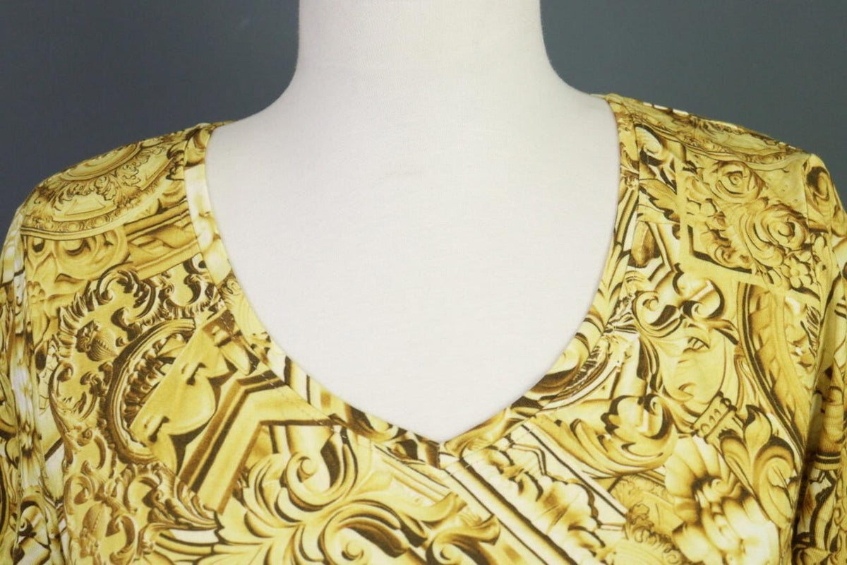BNWT VERSACE JEANS Multicolor Gold Printed Short Sleeve Blouse Top – Size USA 4