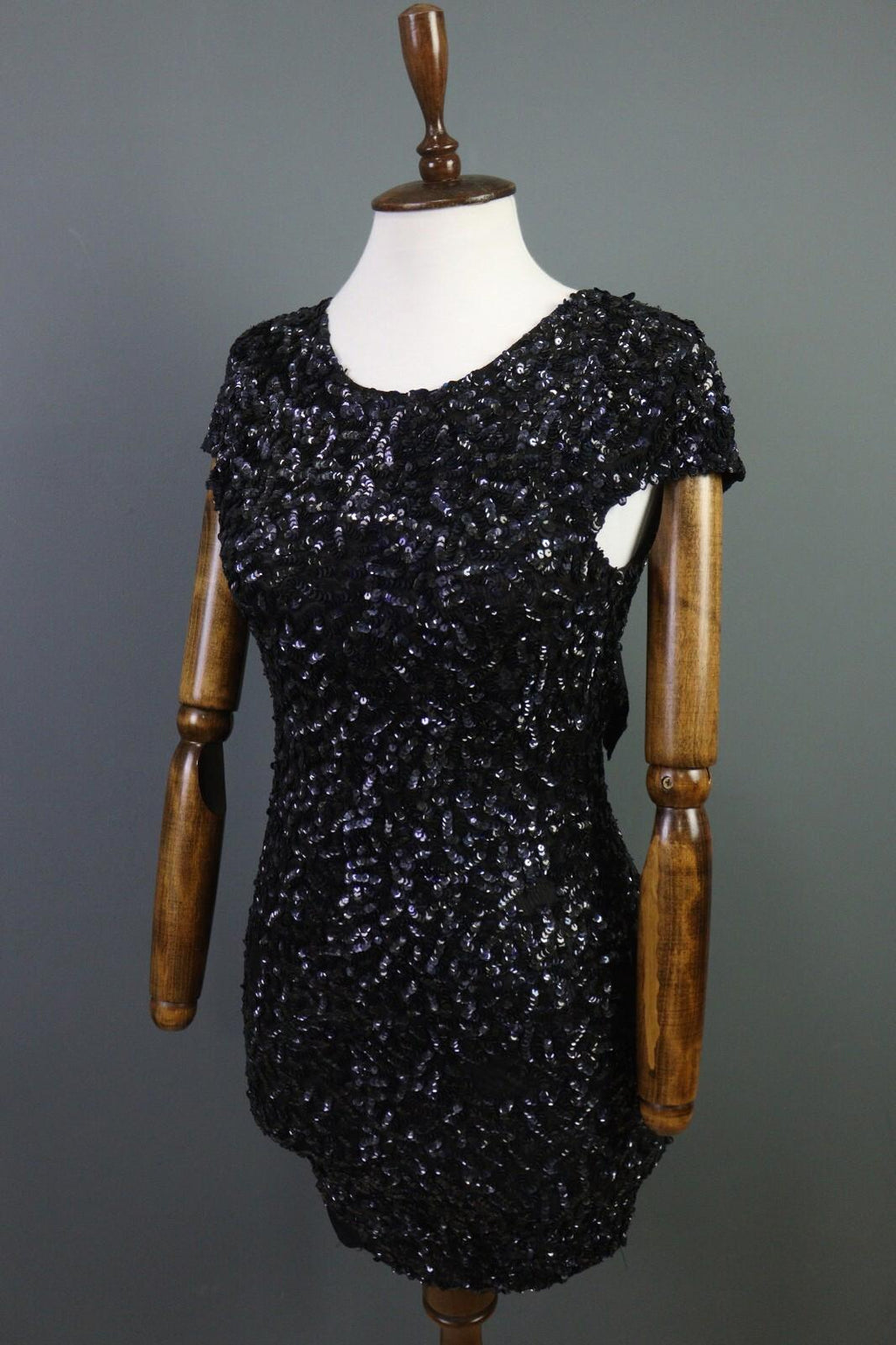 ALICE + OLIVIA Black Sequin Cap Sleeve Round Neck Top Blouse Shirt