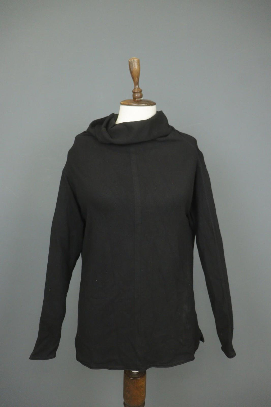 ANNETTE GOERTZ Black Classic Long Sleeve Cowl Neck Pullover Sweatshirt – Size L
