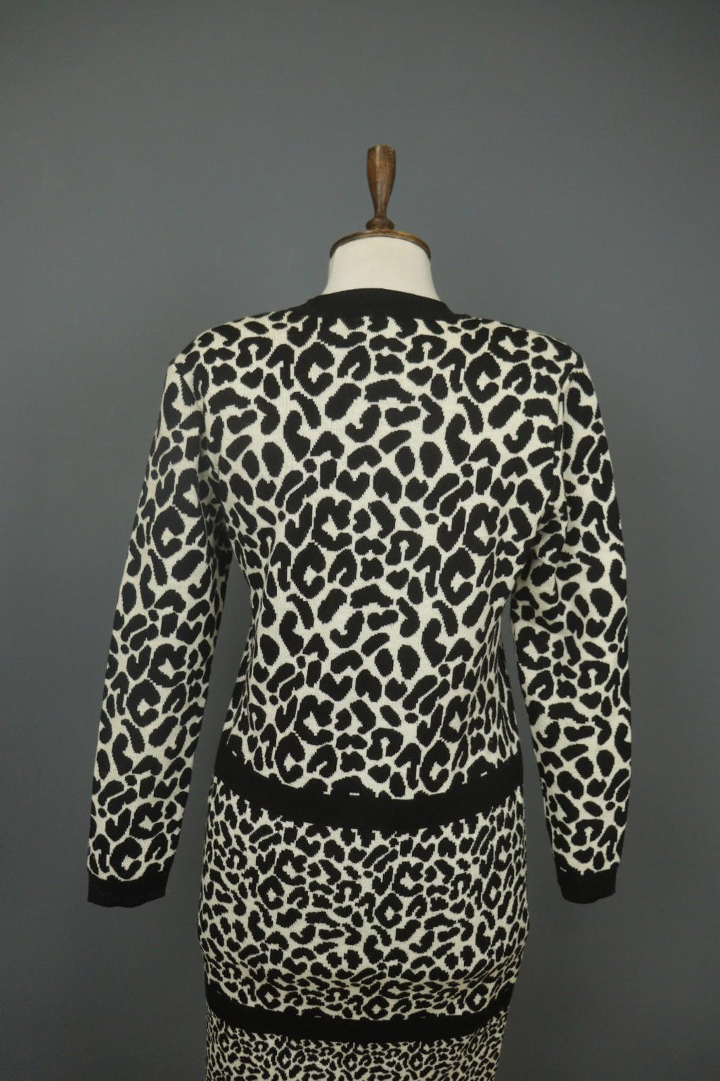 GIVENCHY Life Black White Leopard Print 100% Wool Long Sleeve Sweater Dress M/L