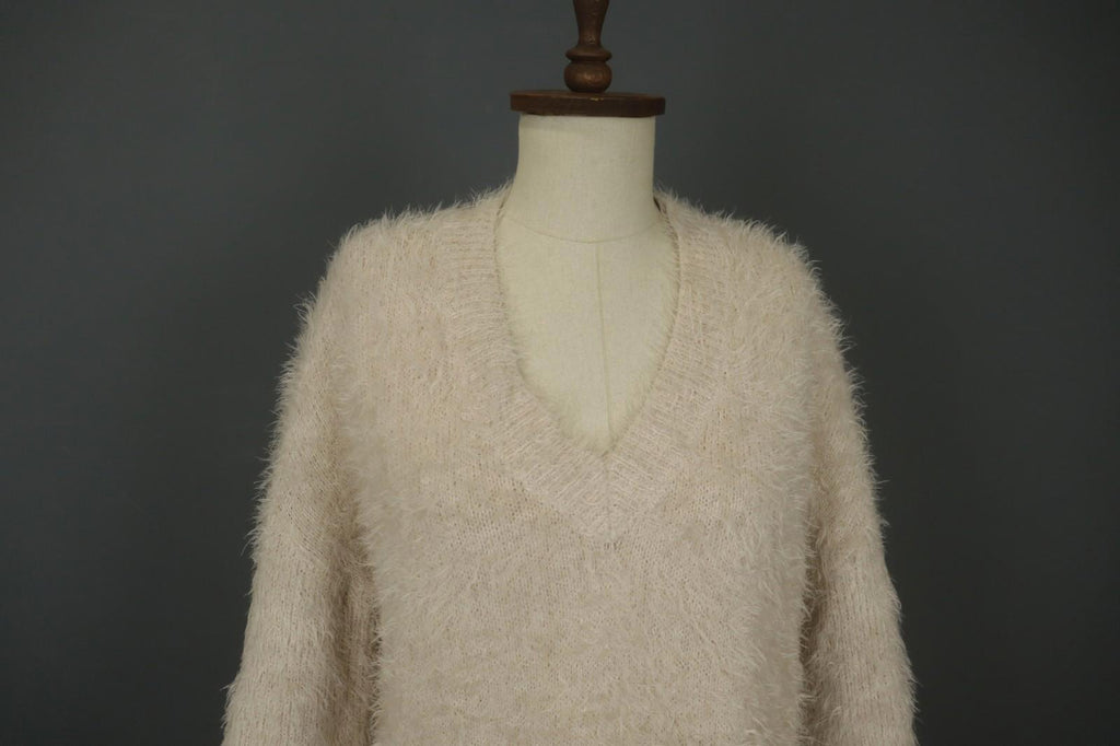 SAVE THE QUEEN White Teddy V-Neck Long Sleeve Regular Fit Pullover Sweater Se L – Used