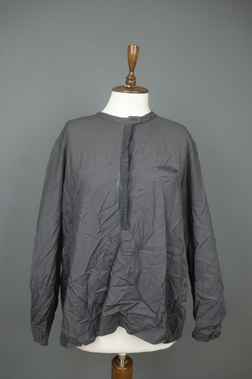 TRANSIT Par Such Gray Viscose Side Slit Crew Neck Button Front Shirt Top – Size 3