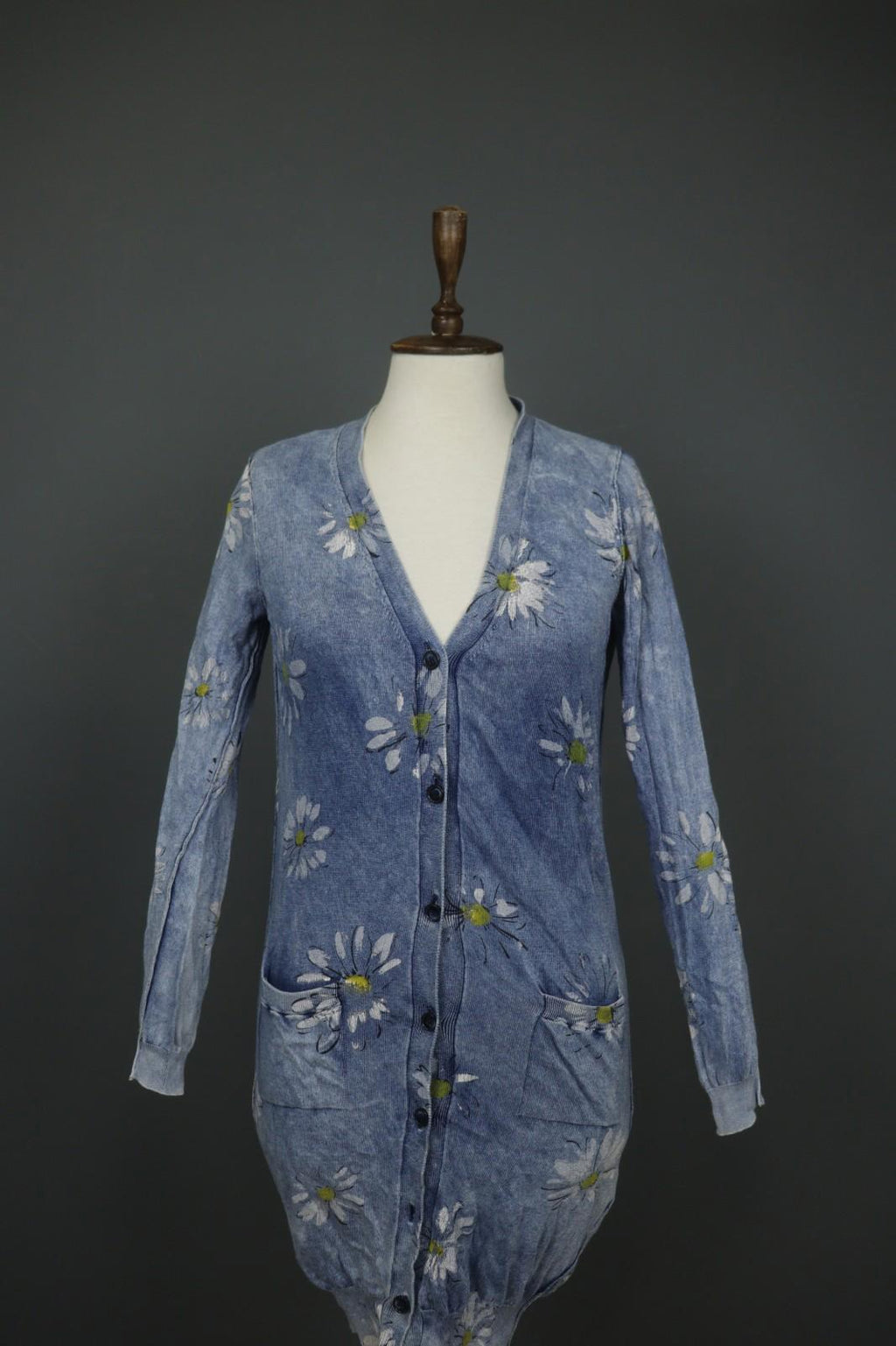 DOLCE & GABBANA Blue Floral Raglan Sleeve Button Front Cardigan Sweater – Size 40