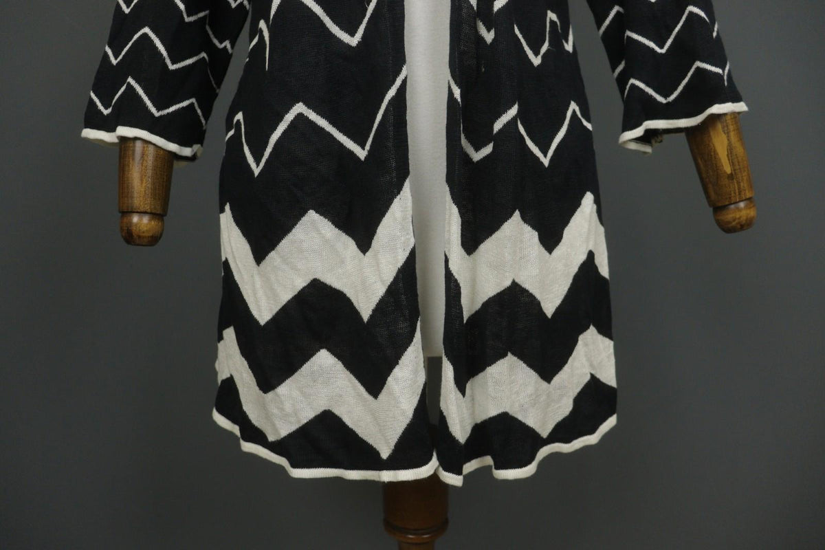 GUDRUN SJODEN Black White Chevron Print Knitted Casual Open Front Cardigan Sz M