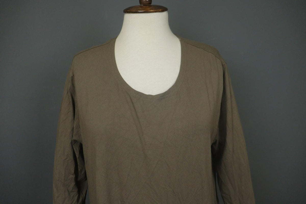 OSKA Brown Knit Classic Long Sleeve Round Neck Pullover Knee Length Shift Dress