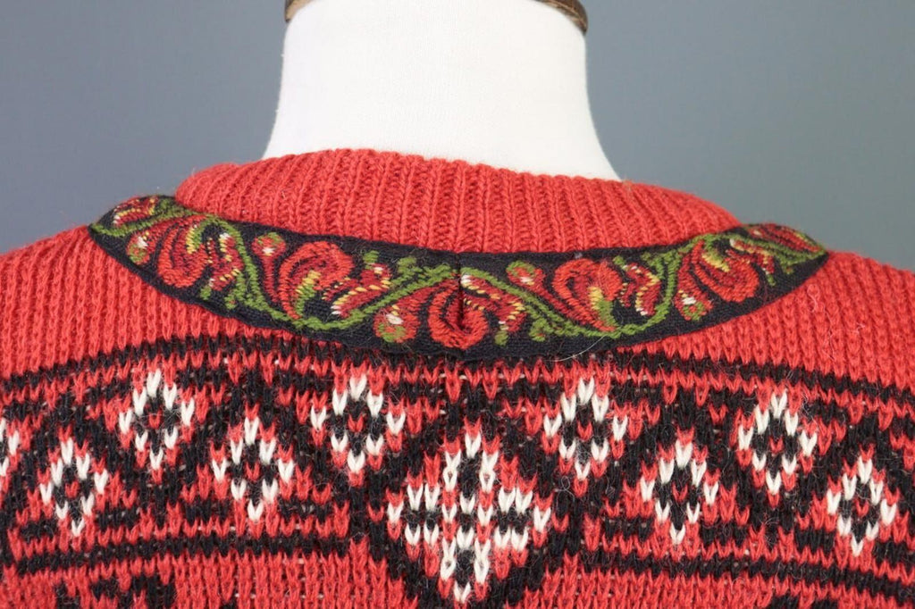 NORDSTRIKK Red Wool Fair Isle Snowflakes Clasp Knit Ski Sweater – Size S