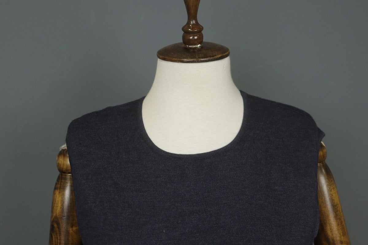 ESCADA Navy 100% Wool Knitted Short Sleeve Round Neck Pullover Sweater – Size 40