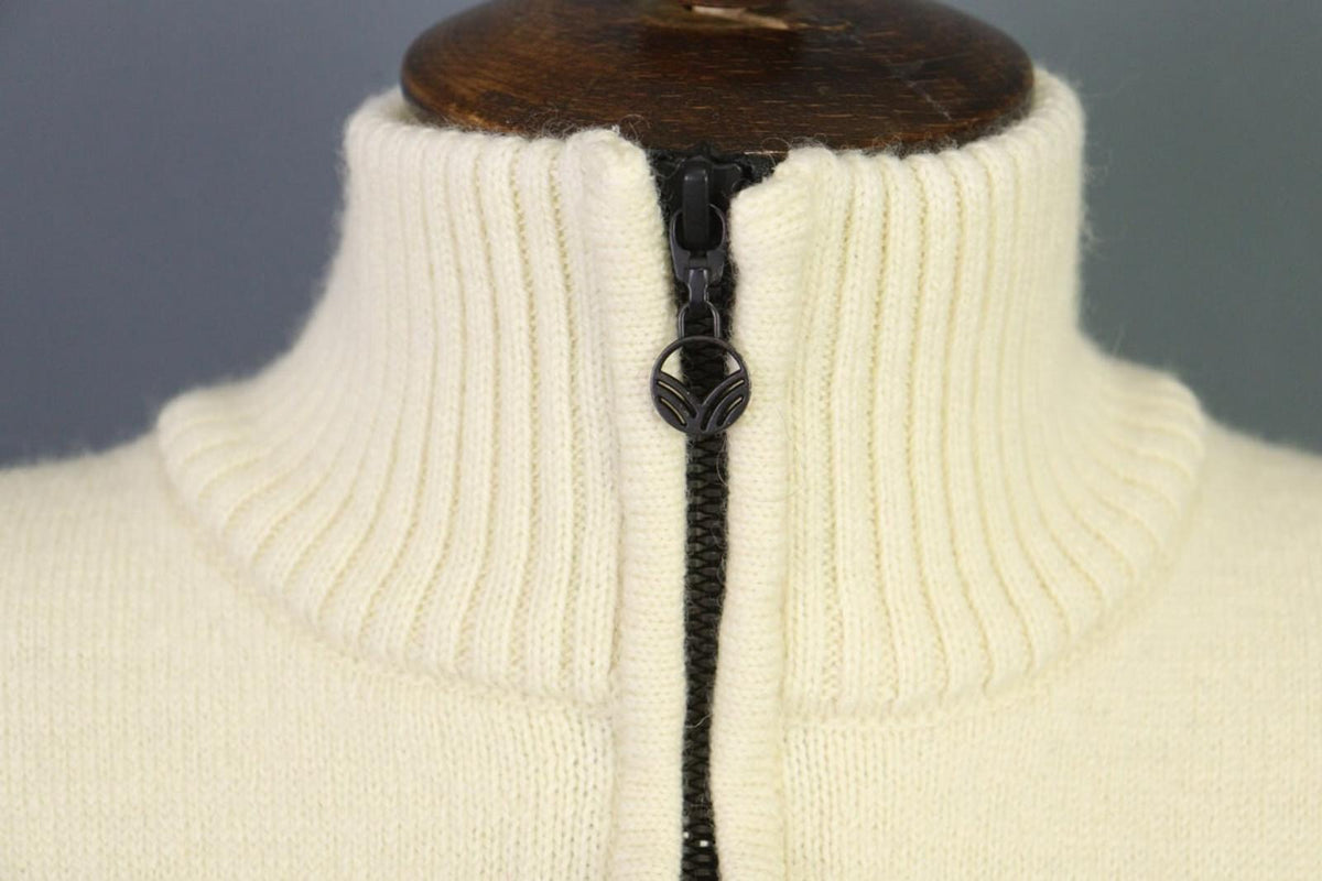 DALE OF NORWAY Beige Snowflakes 1/4 Zip Knit Ski Sweater – Size M